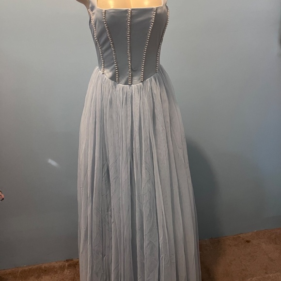 Pricess beautiful blue dress - Picture 6 of 9